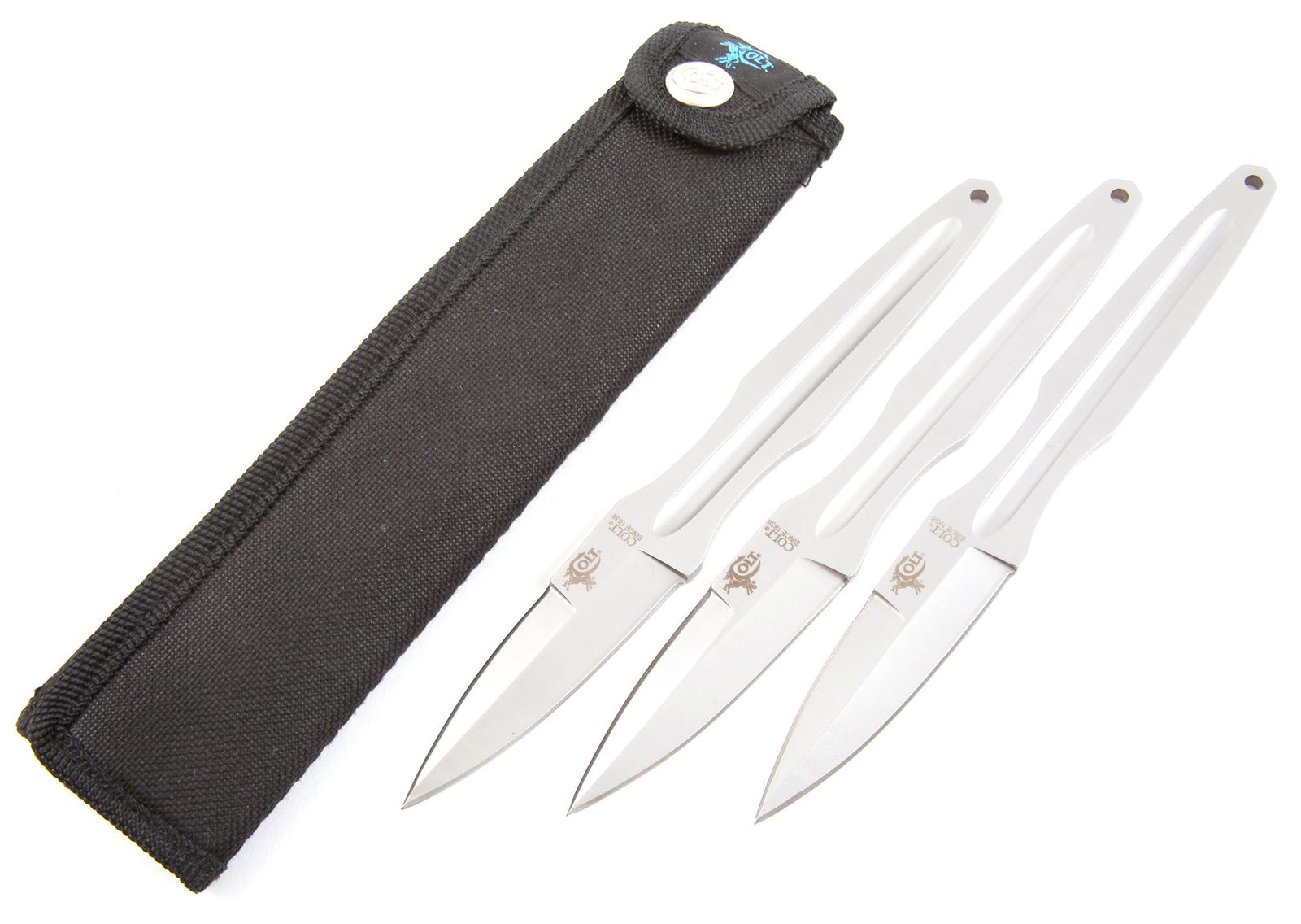 COLT KNIVES CT526 THROWING KNIFE SET OF 3: COLT KNIVES CT526 THROWING KNIFE SET OF 3 Set of three Colt throwing knives, model CT526, with: 2.75" blade, 7.5" overall. Grooved handles. Black nylon folding storage case. Size:7.5" overall