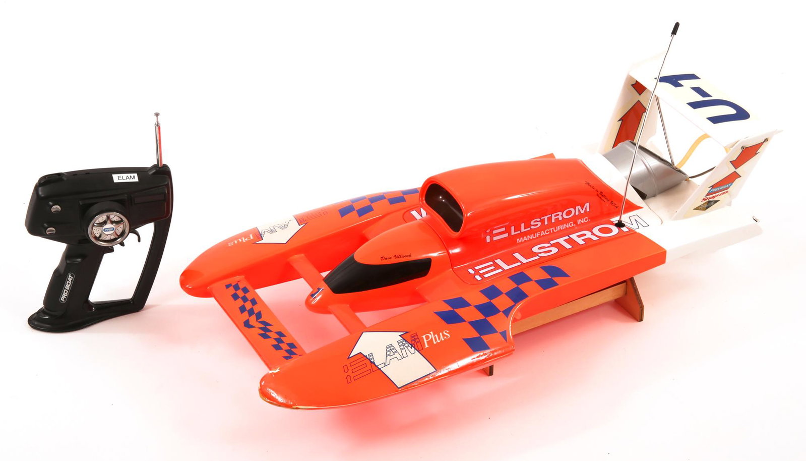 ELLSTROM ELAM PLUS RC HYDROPLANE BOAT: ELLSTROM ELAM PLUS RC HYDROPLANE BOAT Ellstrom Elam Plus U-1 RC hydroplane boat. Includes Pro Boat controller. Size approximately 26 x 12 x 7.5". Includes stand. Size:26 x 12 x 7.5"