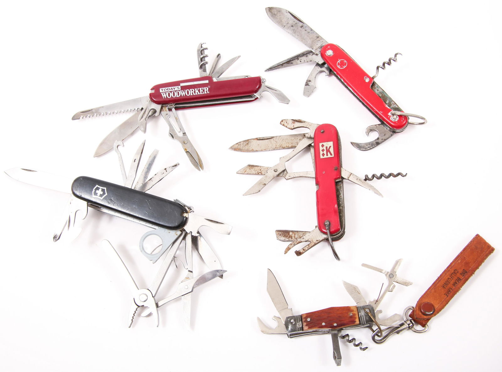 MULTI-FUNCTION POCKET KNIVES - LOT OF 5: MULTI-FUNCTION POCKET KNIVES - LOT OF 5 Victorinox Swiss Army Knife Black Handle / keychain loop Some rust, but blades & tools open Korium Germa