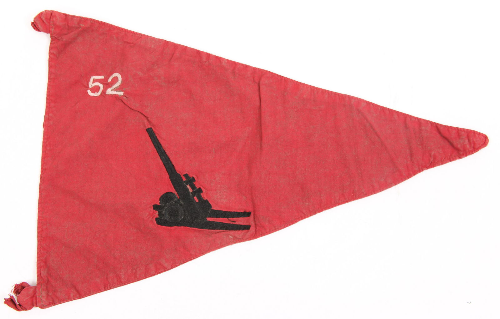 SOUTH VIETNAMESE POST-WAR ARTILLERY UNIT PENNANT: SOUTH VIETNAMESE POST-WAR ARTILLERY UNIT PENNANT South Vietnamese post-war tank unit pennant, with embroidered artillery gun and number 52. 11.25 x 16.5"