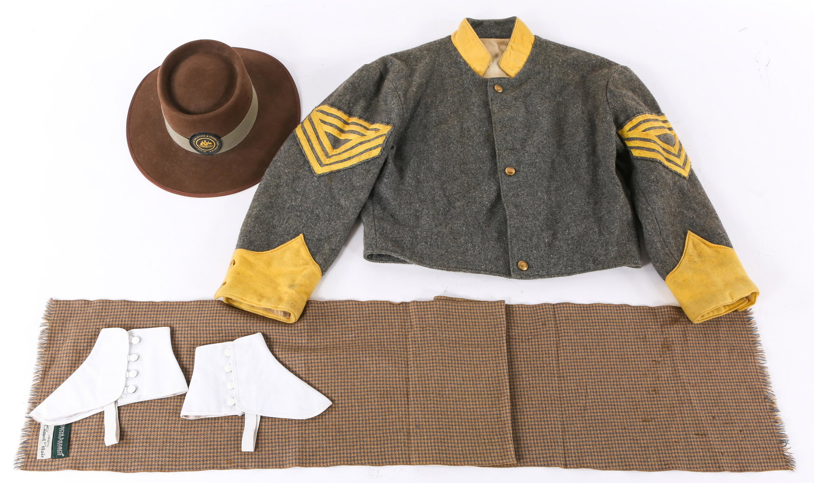 REENACTMENT CIVIL WAR CONFEDERATE SGT JACKET HAT SCARF: REENACTMENT CIVIL WAR CONFEDERATE SGT JACKET HAT SCARF Lot of four clothing items, to include: Reenactor's Civil War Confederate sergeant shell jacket, 23" shoulder, 21.5" sleeve, 23" nape to tail. Mo