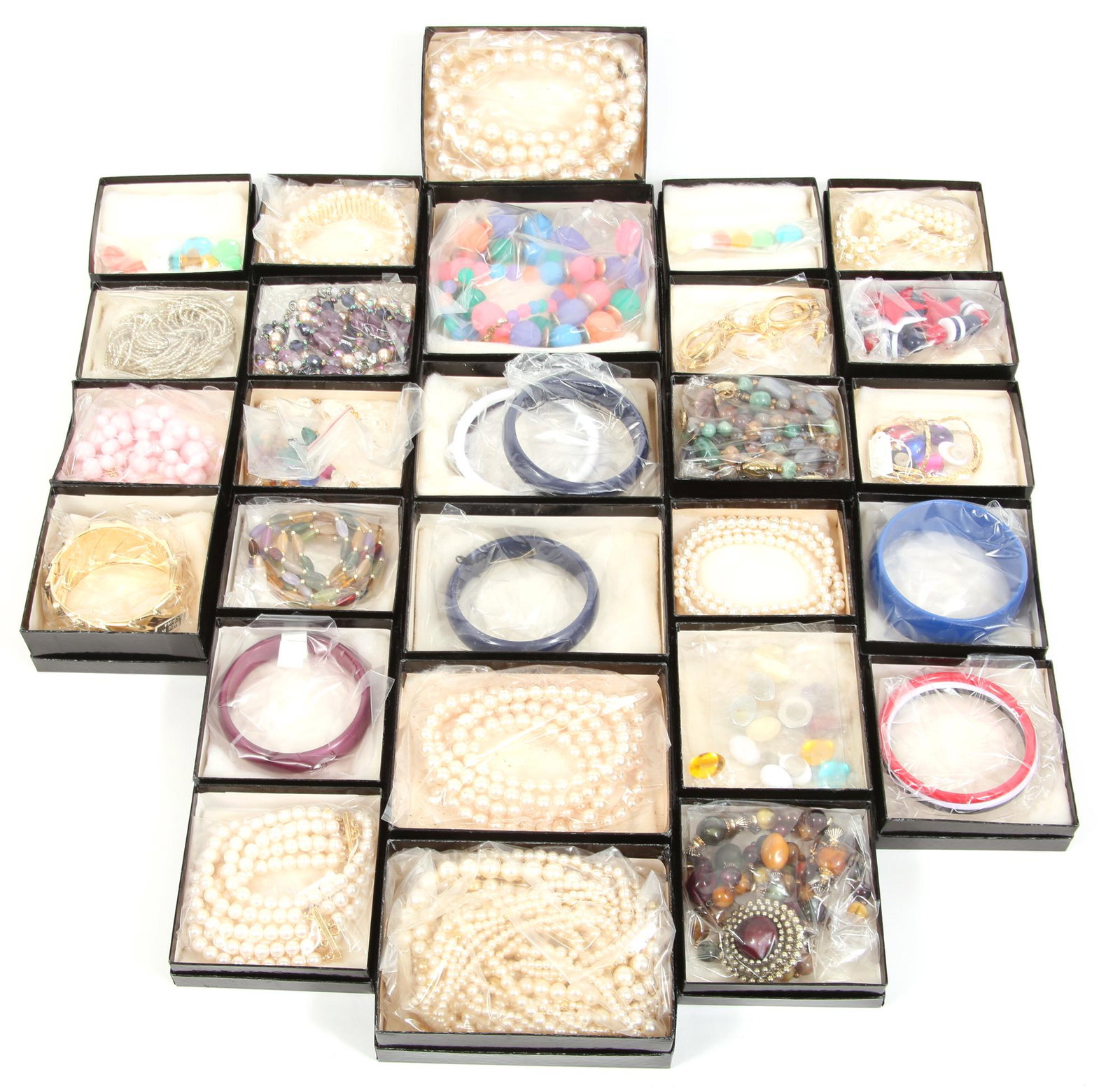 JEWELS BY PARK LANE BEADED NECKLACES & BRACELETS: JEWELS BY PARK LANE BEADED NECKLACES & BRACELETS Jewels by Park Lane beaded costume jewelry, includes: Multicolor necklaces Gold tone bracelets Acrylic/Lucite bangle bracelets Faux pear