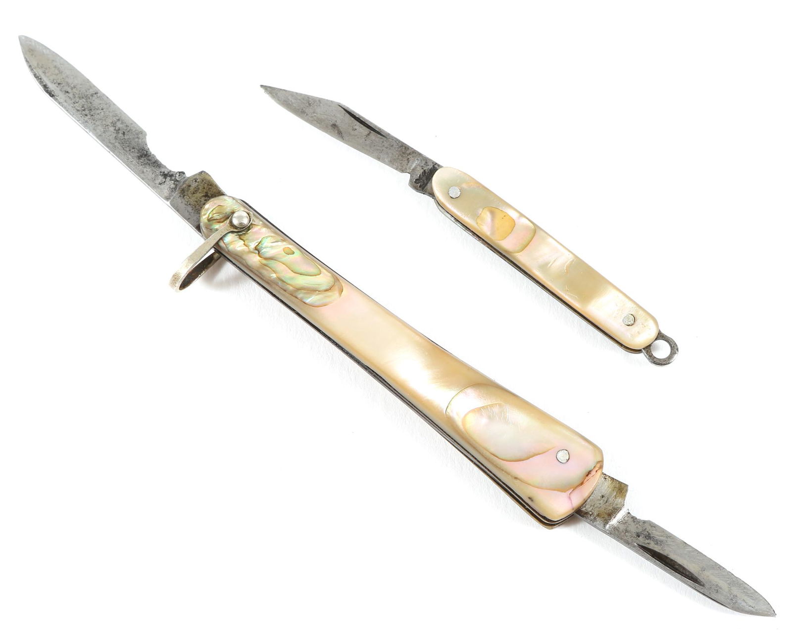 1920s JOHN SALM D'LUXE ABALONE POCKETKNIVES - LOT OF 2: 1920s JOHN SALM D'LUXE ABALONE POCKETKNIVES - LOT OF 2 Lot of two 1920s pocketknives by John Salm D'Luxe, abalone shell scales. Includes miniature penknife with single 1" blade and keyring, and 2-blad