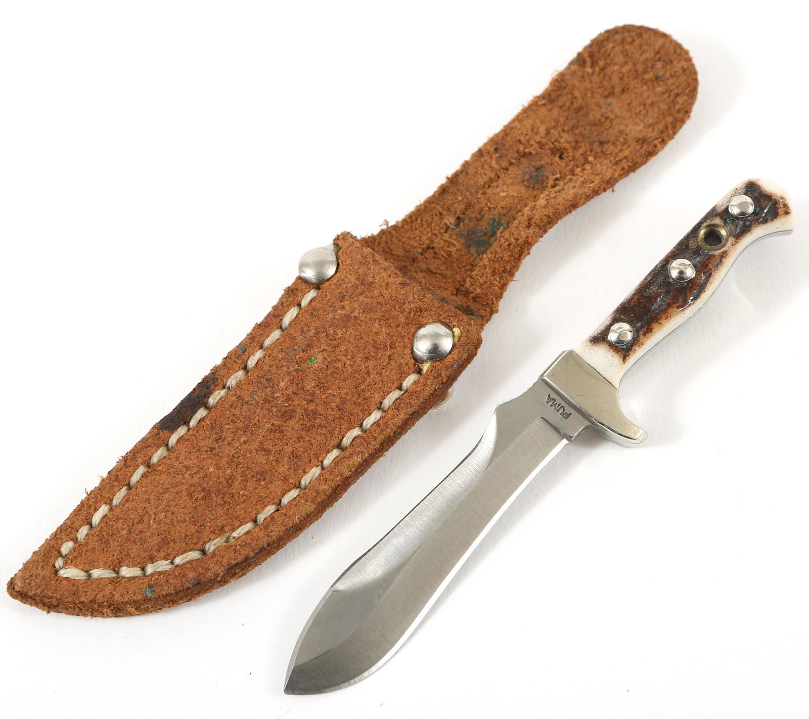 MINIATURE PUMA WHITE HUNTER HUNTING KNIFE WITH SHEATH: MINIATURE PUMA WHITE HUNTER HUNTING KNIFE WITH SHEATH Miniature Puma "White Hunter" hunting knife, stag horn scales, 1.75" blade, made in Germany. Includes leather sheath. Size: 3.25" overall