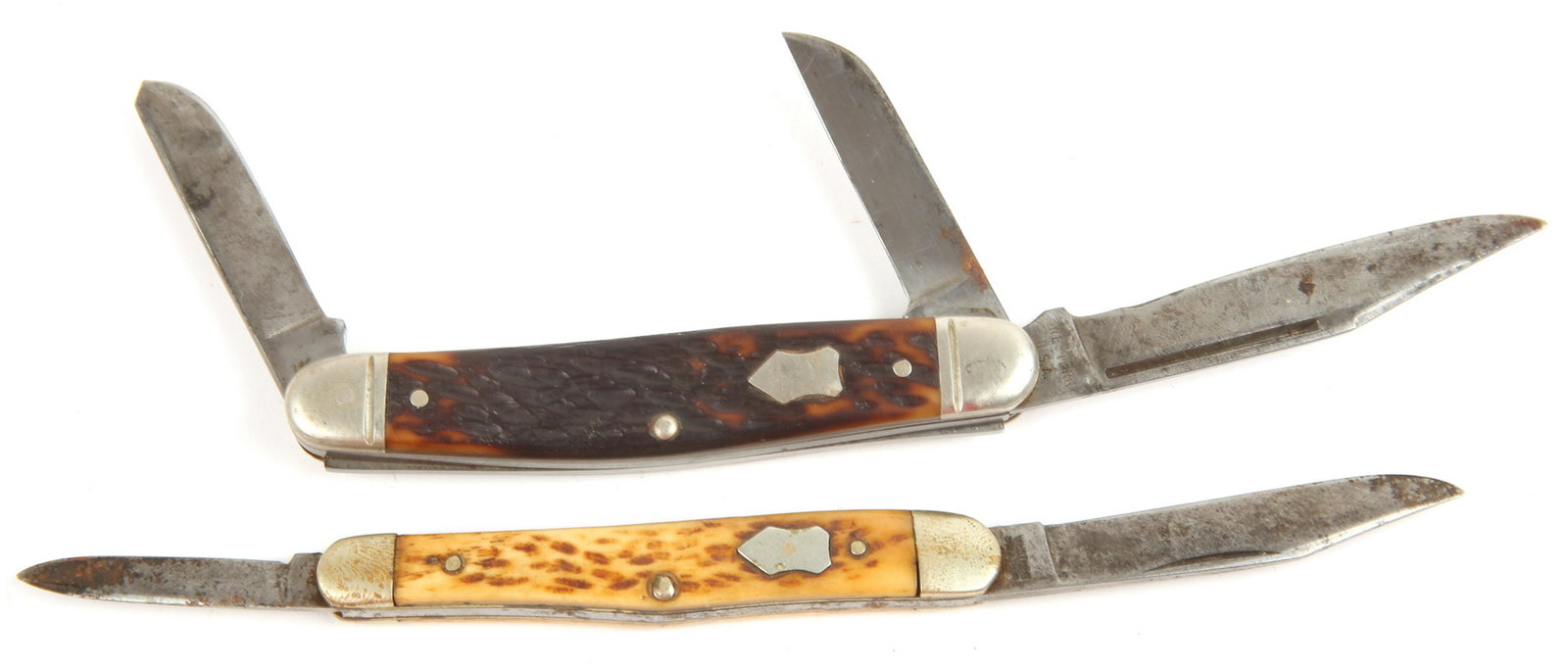 WESTERN USA FOLDING POCKETKNIVES - LOT OF 2: WESTERN USA FOLDING POCKETKNIVES - LOT OF 2 Lot of two to include Western #426 3-blade Stockman knife and Western Boulder Co. 2-blade folding pocketknife, jigged bone scales, made 