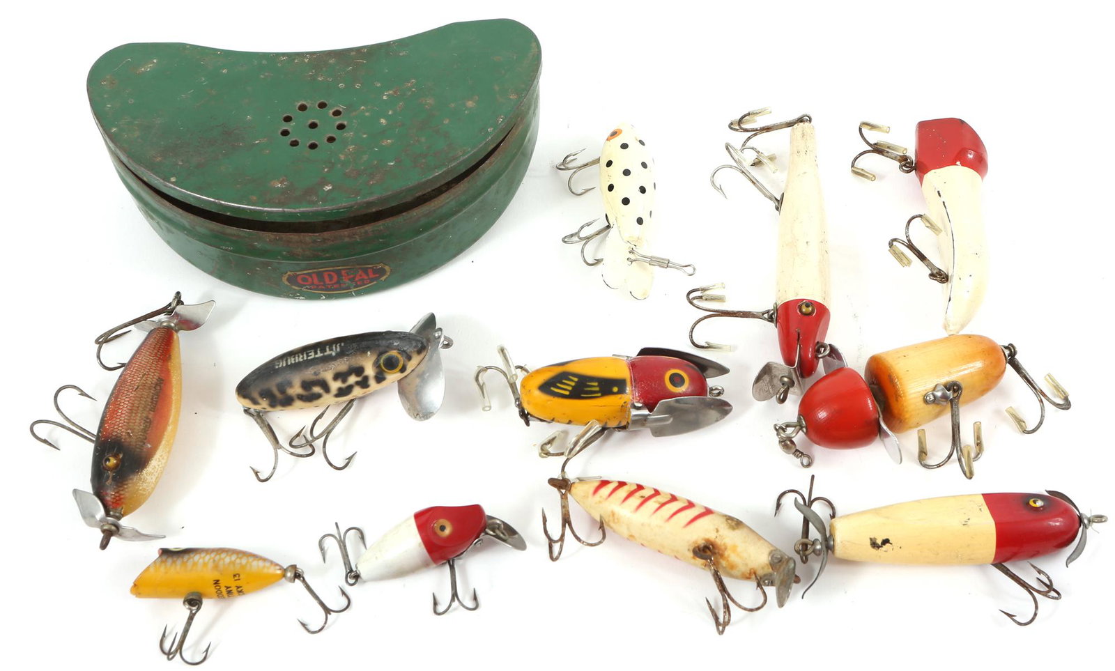 VINTAGE FISHING LURES & OLD PAL BELT TIN - LOT OF 12: VINTAGE FISHING LURES & OLD PAL BELT TIN - LOT OF 12 Lot of 12 fishing items, to include vintage fishing lures, includes a variety of Heddon lures, a Fred Arbogast Jitterbug lure, some 