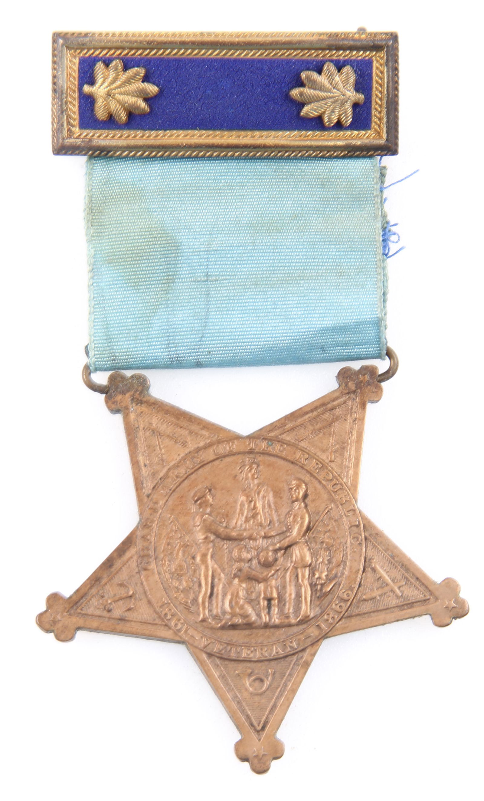 GRAND ARMY OF THE REPUBLIC JUNIOR VICE COMMANDER BADGE: GRAND ARMY OF THE REPUBLIC JUNIOR VICE COMMANDER BADGE Grand Army of the Republic membership badge with a junior vice post commander oak leaf on the suspension bar, blue ribbon and star shaped pe