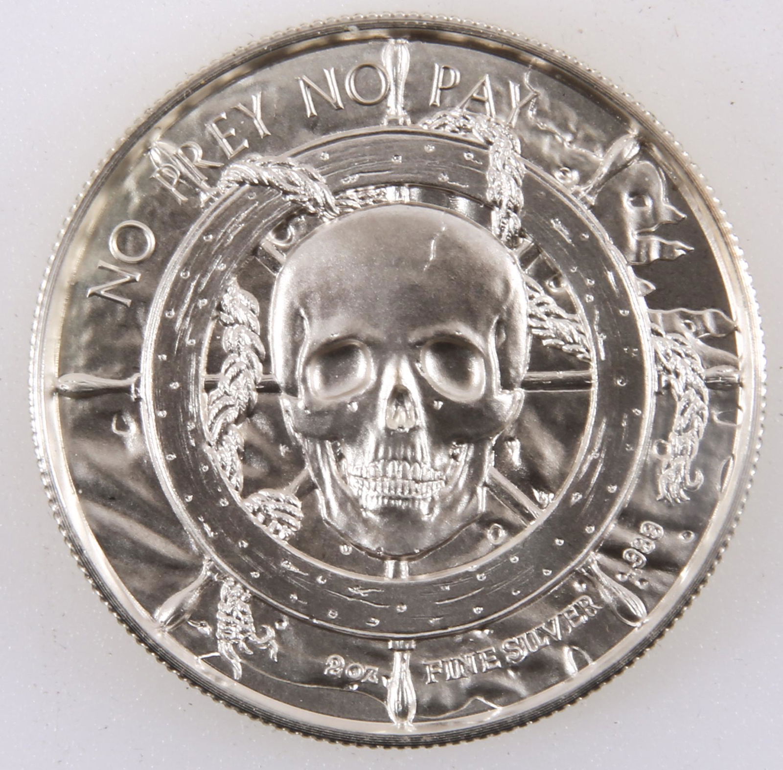 PIRATE SKULL 2 TROY OZ .999 FINE SILVER ROUND (1 of 2)