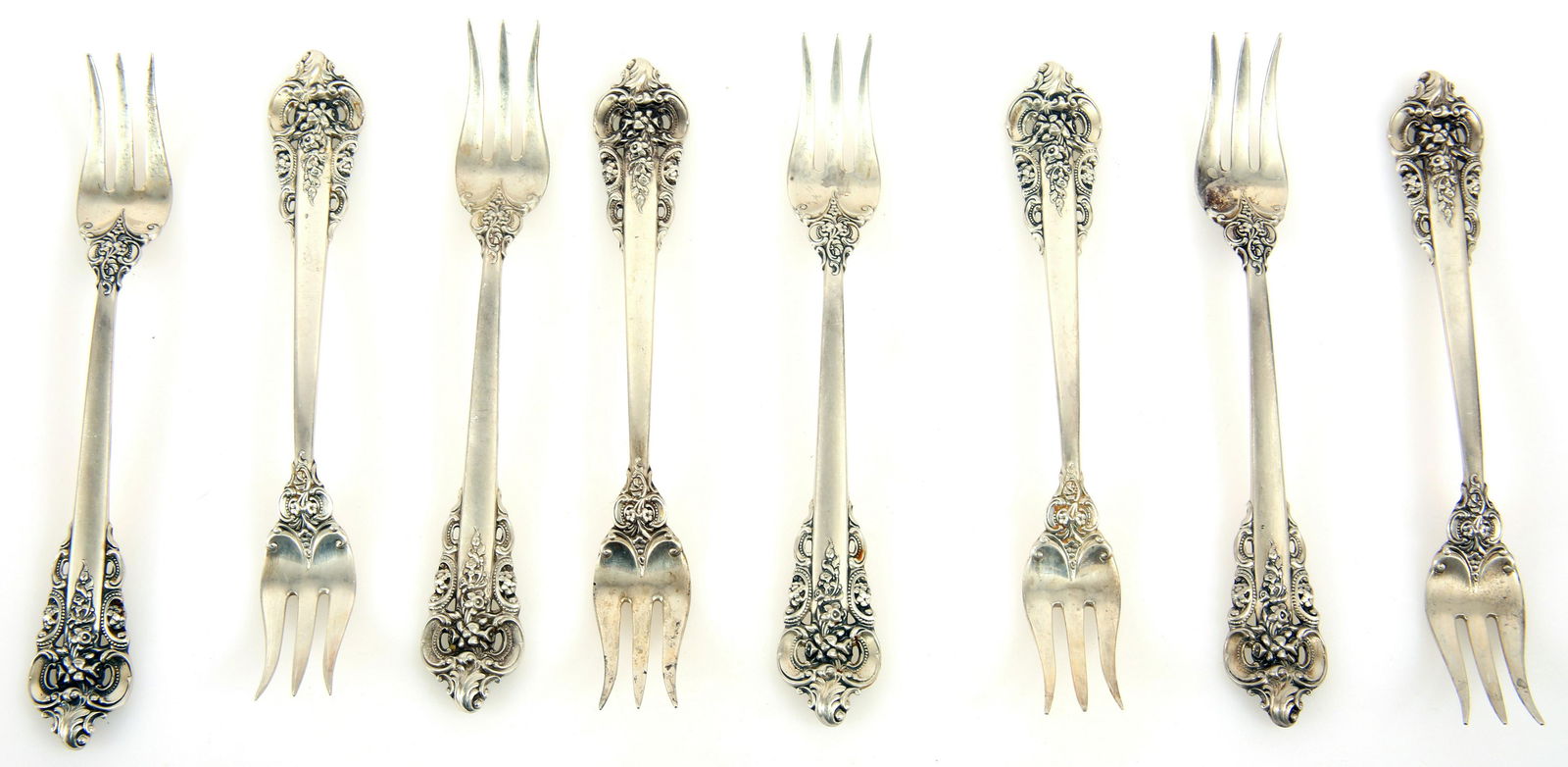 WALLACE STERLING SILVER GRAND BAROQUE SEAFOOD FORKS (1 of 5)