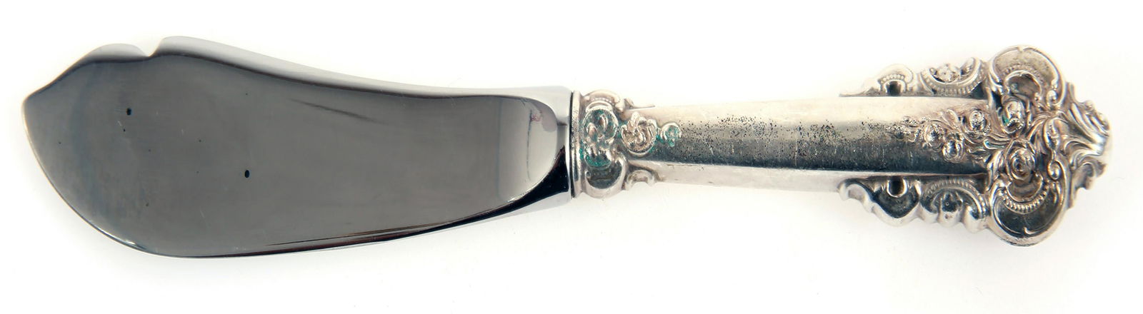 WALLACE STERLING GRANDE BAROQUE MASTER BUTTER KNIFE (1 of 3)