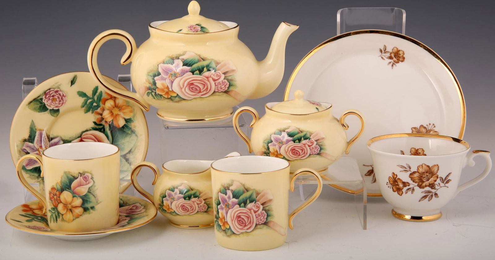 PORCELAIN TEAWARE - LOT OF 9 (1 of 7)