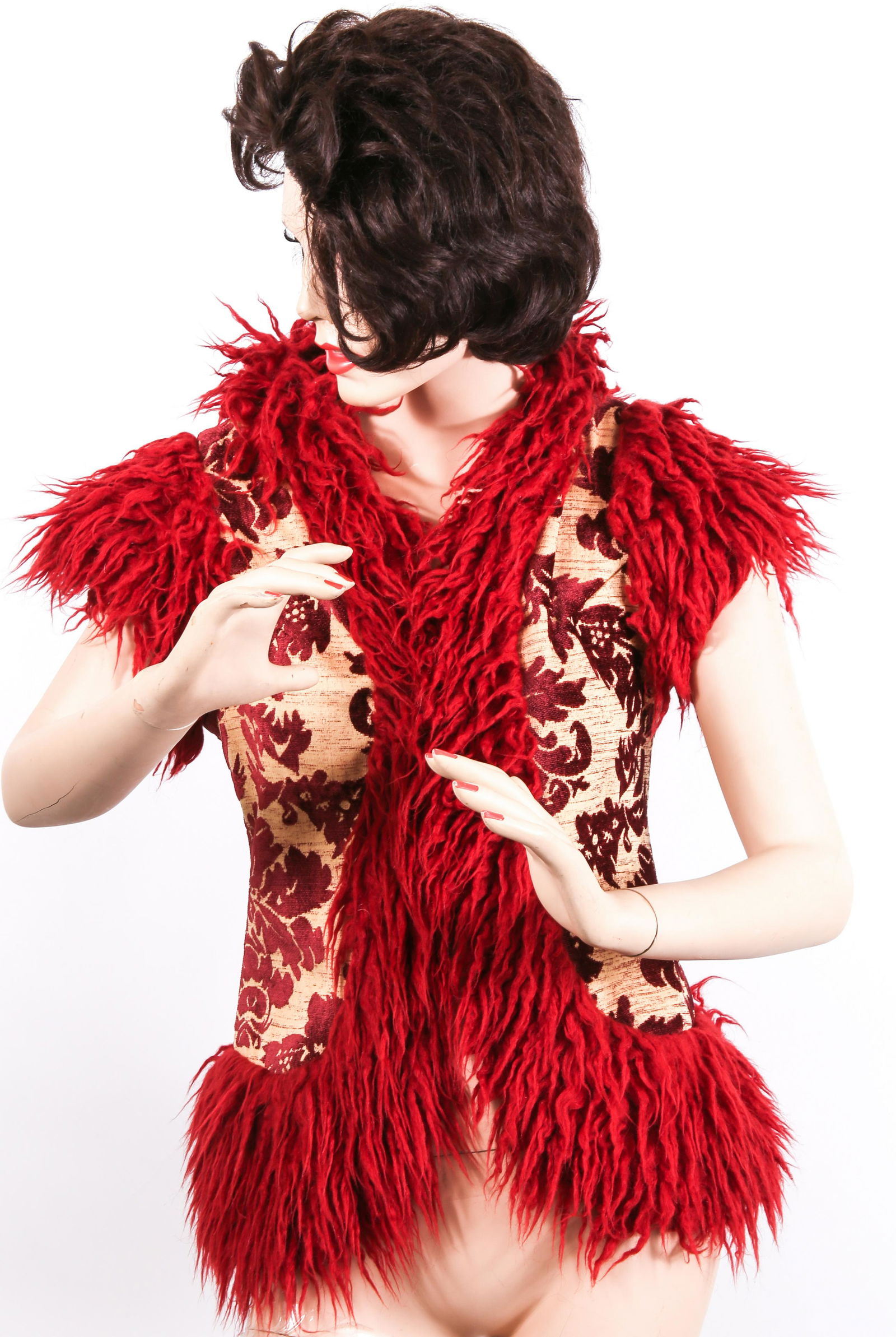 WOMEN'S NELLI BY JANICE JARAICIE VEST: WOMEN'S NELLI BY JANICE JARAICIE VEST Women's vest with Nelli by Janice Jaraicie label. Polyester with synthetic wool. Measurements: 13" shoulder to shoulder. 24" from neck to bo