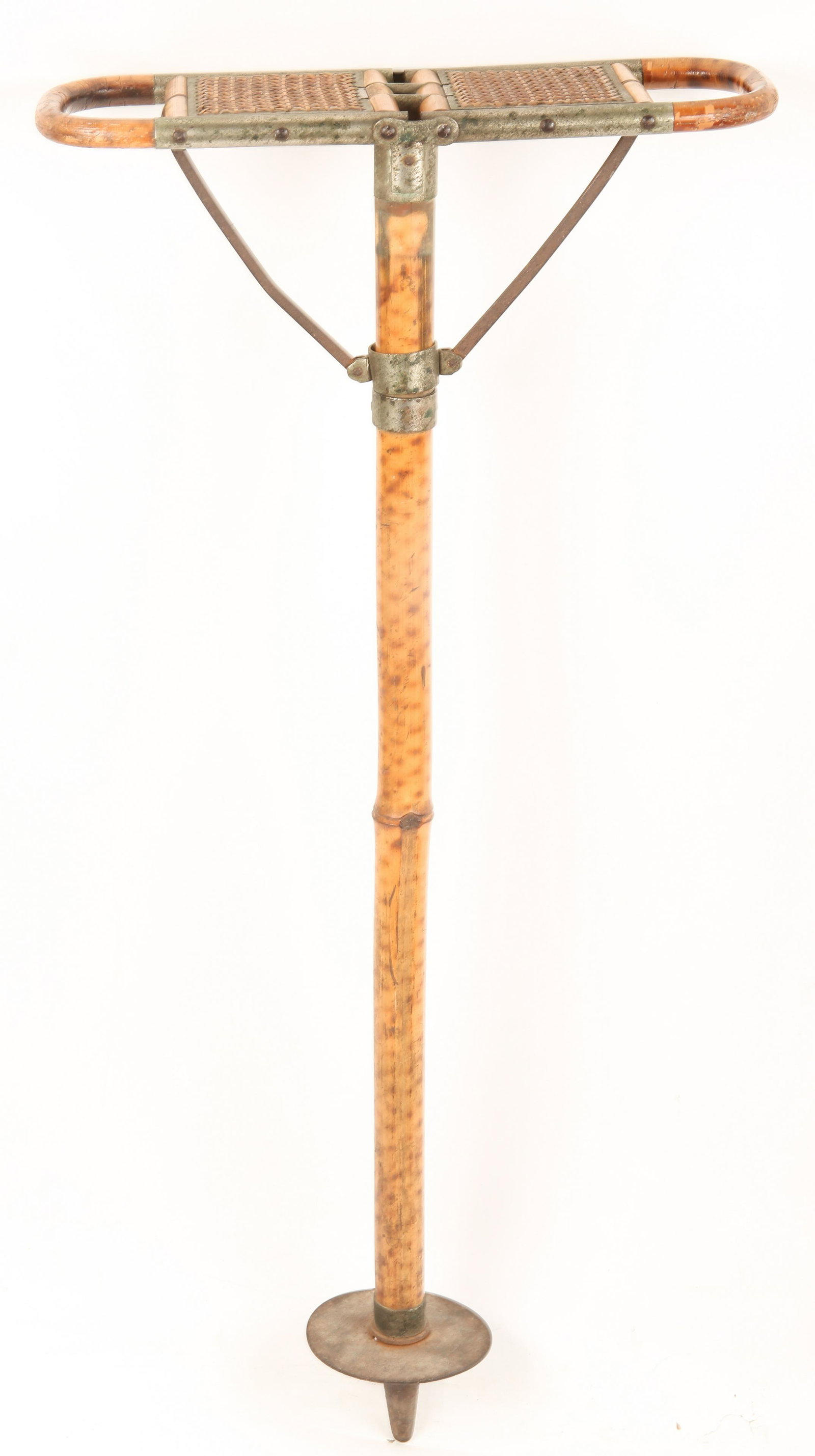 VICTORIAN BAMBOO & WICKER SHOOTING STICK: VICTORIAN BAMBOO & WICKER SHOOTING STICK Victorian shooting stick, made of bamboo, with woven wicker seat. Dimensions: Seat (open): 14 x 4.5" Overall length (closed): 35" Overall length (open): 