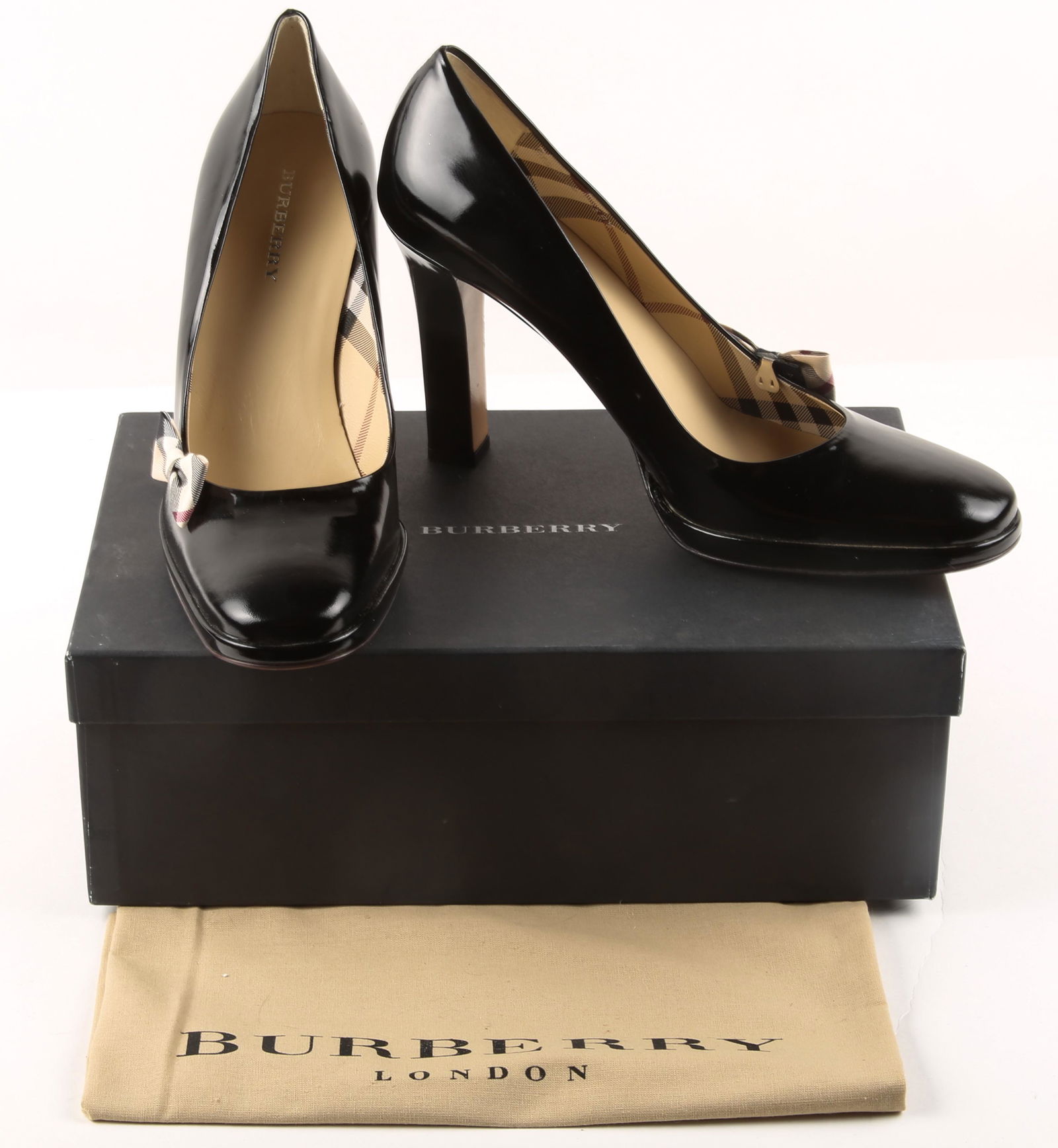 BURBERRY WOMEN'S PATENT LEATHER PUMPS (1 of 6)