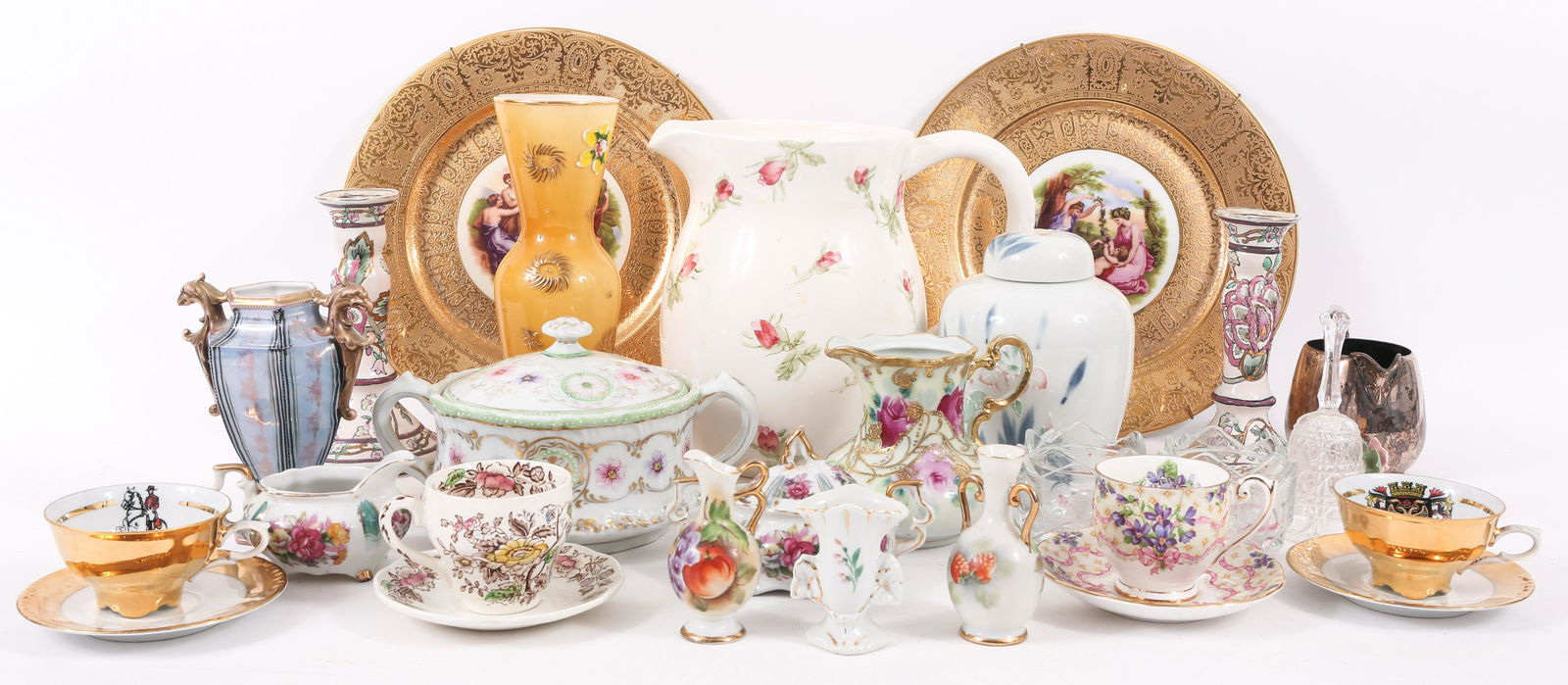 ESTATE LOT OF PORCELAIN, CERAMIC, AND GLASS ITEMS (1 of 7)