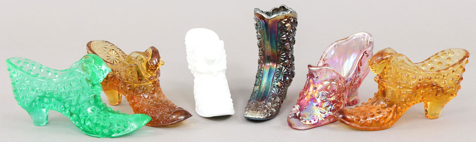 FENTON GLASS SHOE FIGURINES (1 of 9)