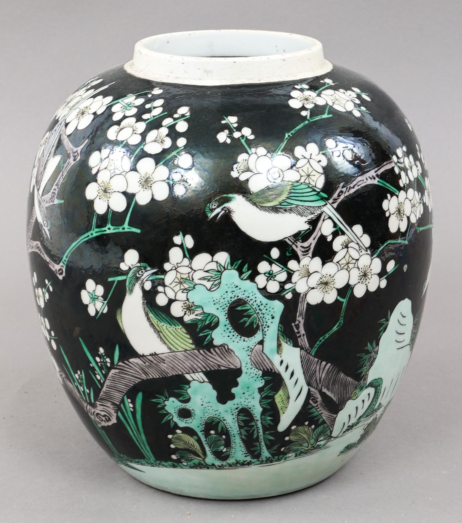 CHINESE FAMILLE NOIRE PORCELAIN GINGER JAR (1 of 6)