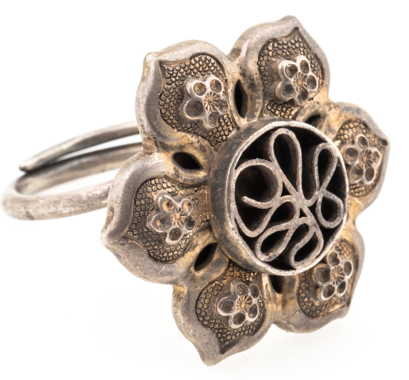 CHINESE SILVER BUDDHIST LOTUS RING (1 of 4)