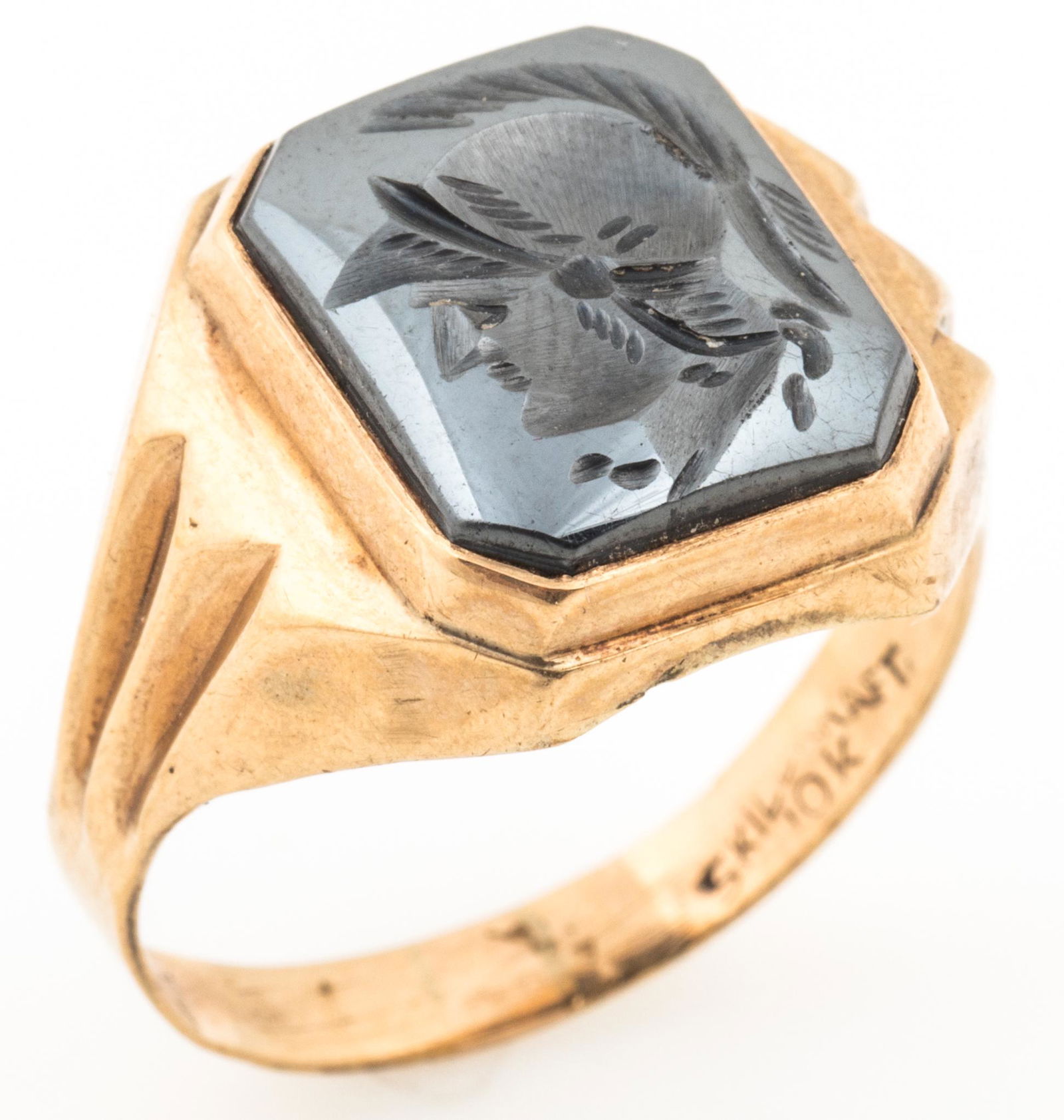 10K YELLOW GOLD INTAGLIO HEMATITE ROMAN SOLDIER RING (1 of 4)