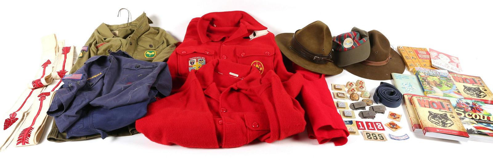 BOY SOUTS OF AMERICA CLOTHING AND BOOK LOT (1 of 9)