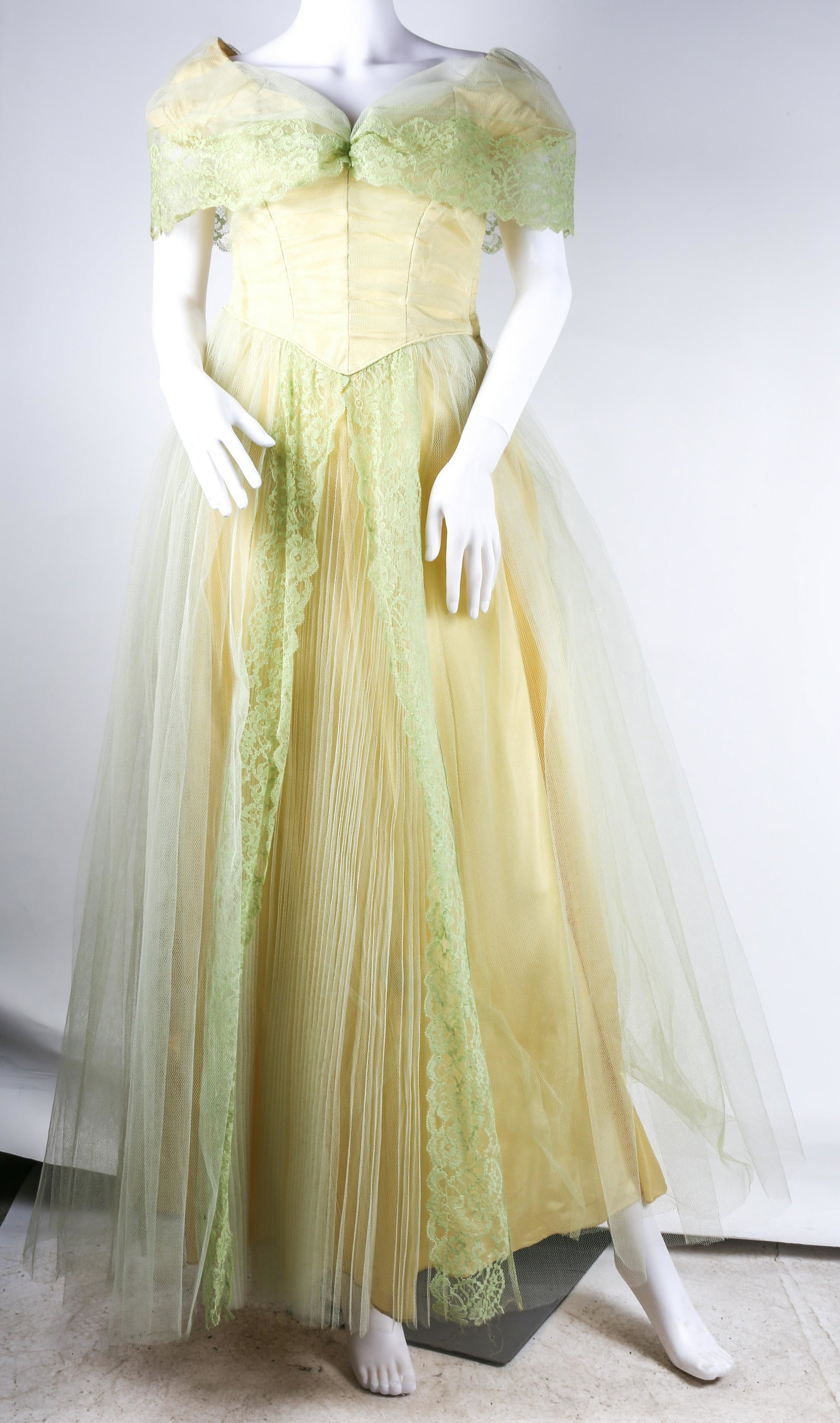 1960s WOMEN'S YELLOW & GREEN FULL LENGTH FORMAL DRESS (1 of 9)