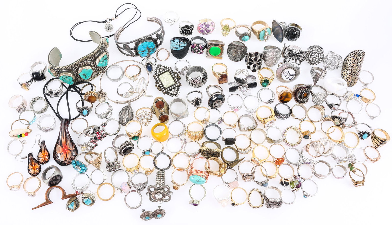 COSTUME JEWELRY LOT - RINGS, BRACELETS & NECKLACE (1 of 9)