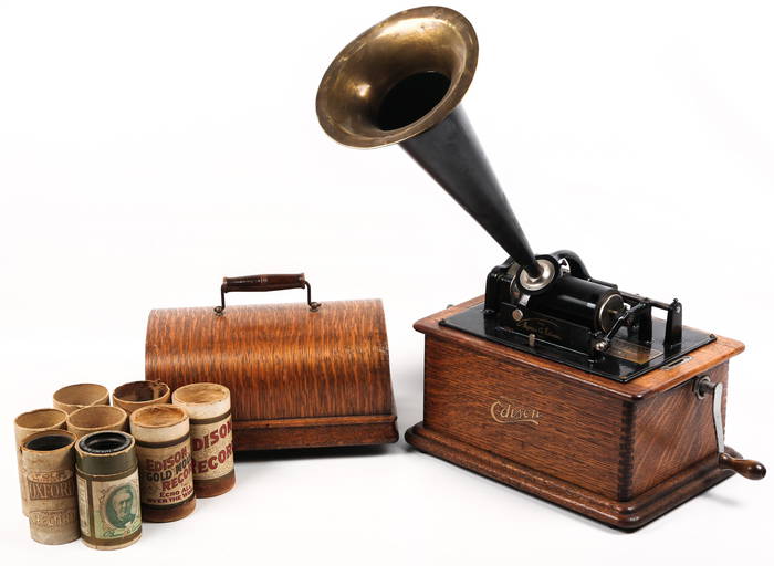 EDISON PHONOGRAPH WITH HORN & 3 CYLINDER RECORDS (34248) on Dec 05