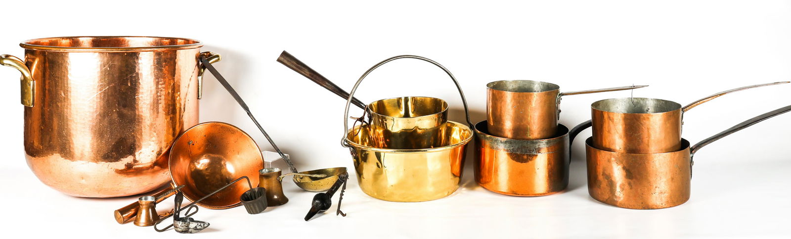 20TH C. COPPER AND BRASS COOKWARE (1 of 4)