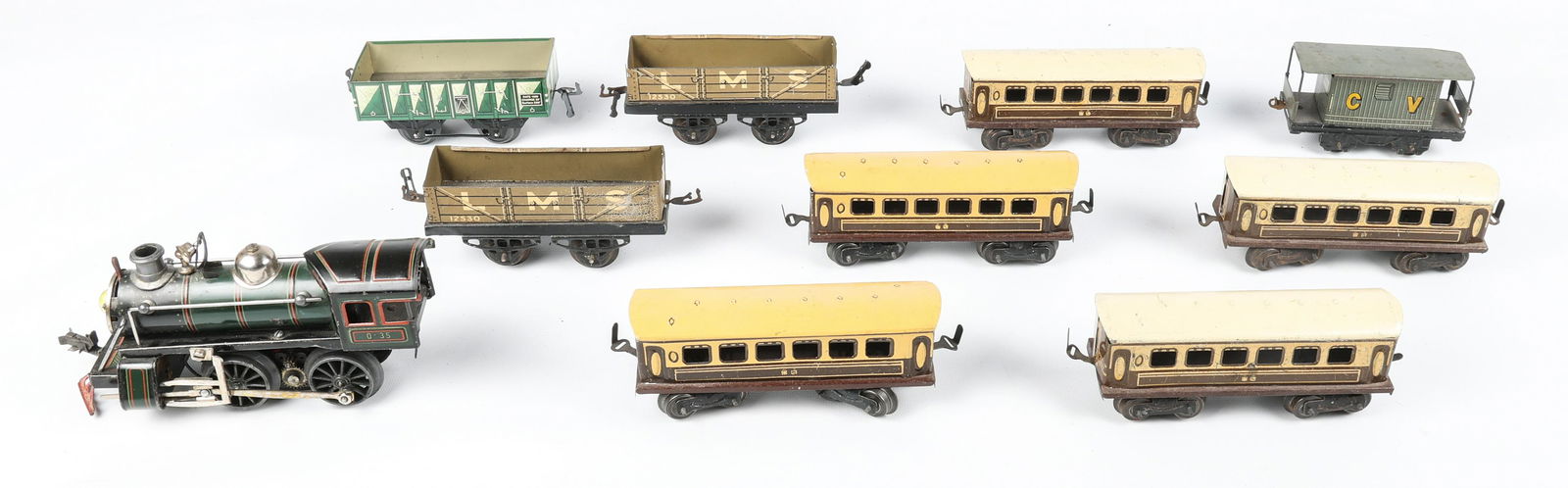HO GAUGE TINPLATE MODEL TRAINS - LOT OF 10 (1 of 7)
