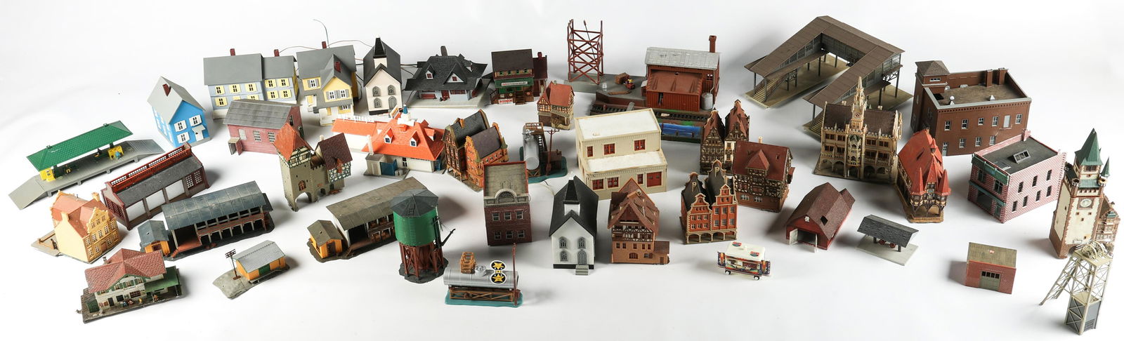 MODEL TRAIN ACCESSORIES - LOT OF 30+ PIECES (1 of 1)