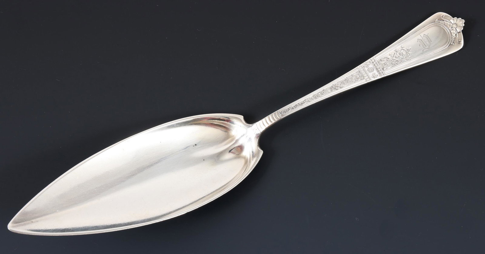 GORHAM STERLING SILVER DOMESTIC PATTERN CAKE SERVER (1 of 5)