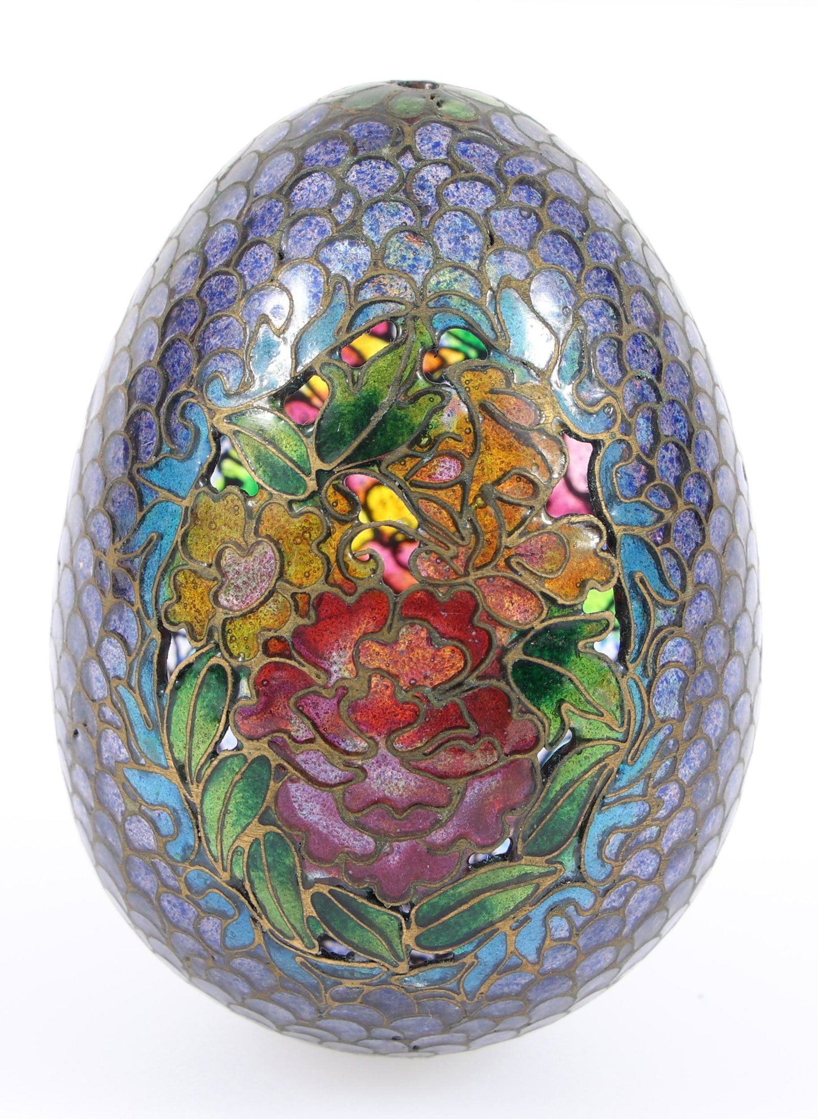 PLIQUE A JOUR FLORAL DESIGN EGG: PLIQUE A JOUR FLORAL DESIGN EGG Plique a jour floral design egg. Size: 2.75 x 1.75"