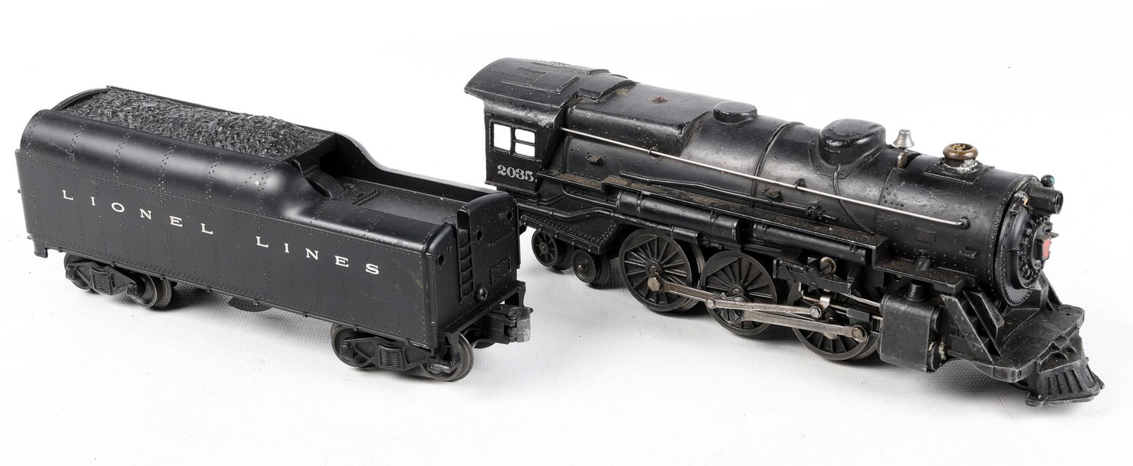LIONEL O GAUGE MODEL TRAIN LOCOMOTIVE #2035 & TENDER (1 of 7)