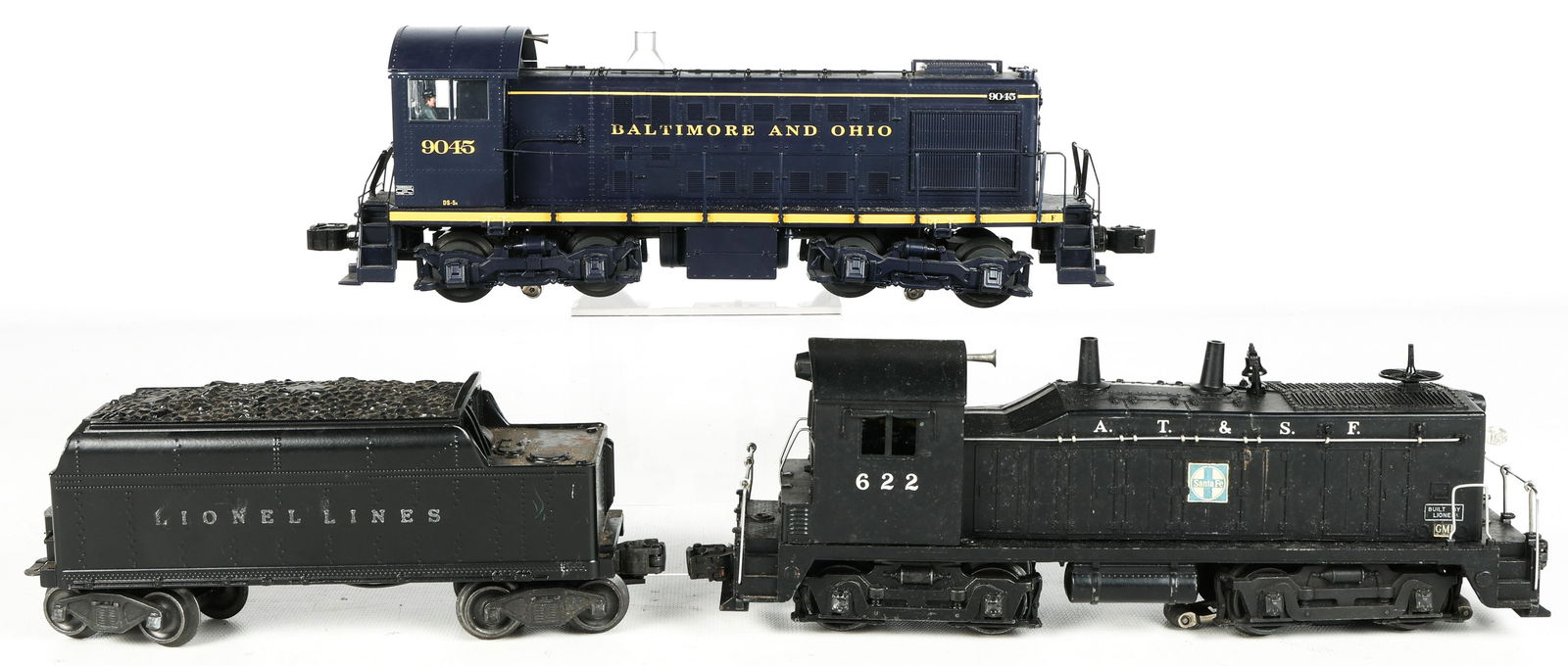 LIONEL O GAUGE MODEL TRAIN LOCOMOTIVES AND TENDER (1 of 15)