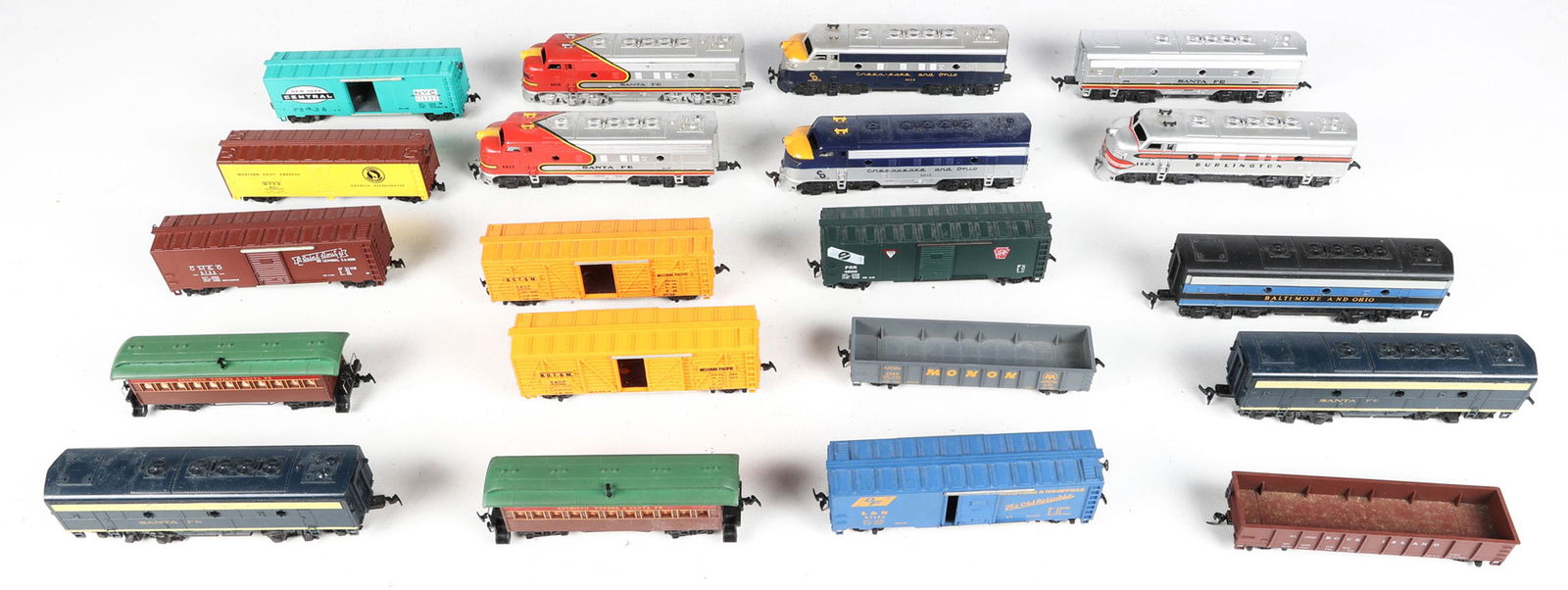 MANTUA HO GAUGE MODEL TRAIN CAR - LOT OF 20 (1 of 13)