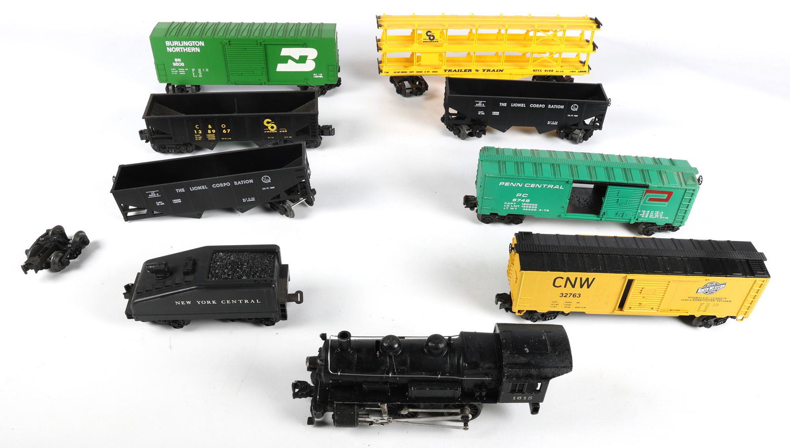 LIONEL O GAUGE MODEL TRAINS - LOT OF 9 (1 of 6)