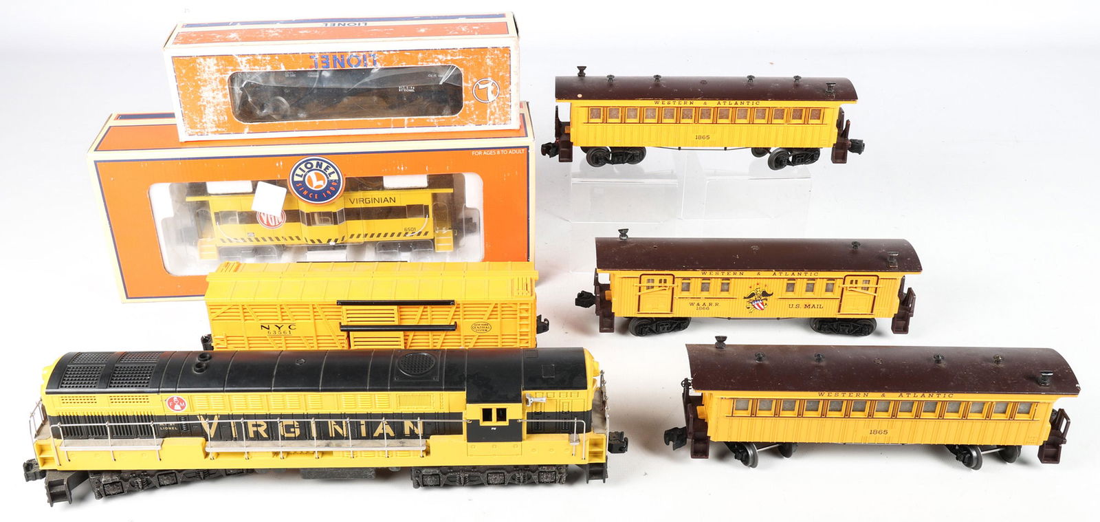 LIONEL O GAUGE MODEL TRAIN CAR - LOT OF 7 (1 of 17)
