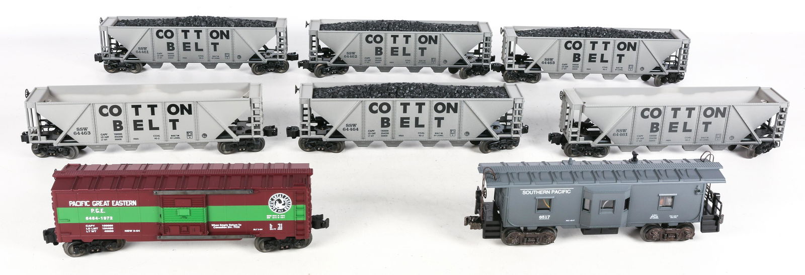 LIONEL O GAUGE MODEL TRAIN CABOOSE & HOPPER CARS (1 of 7)