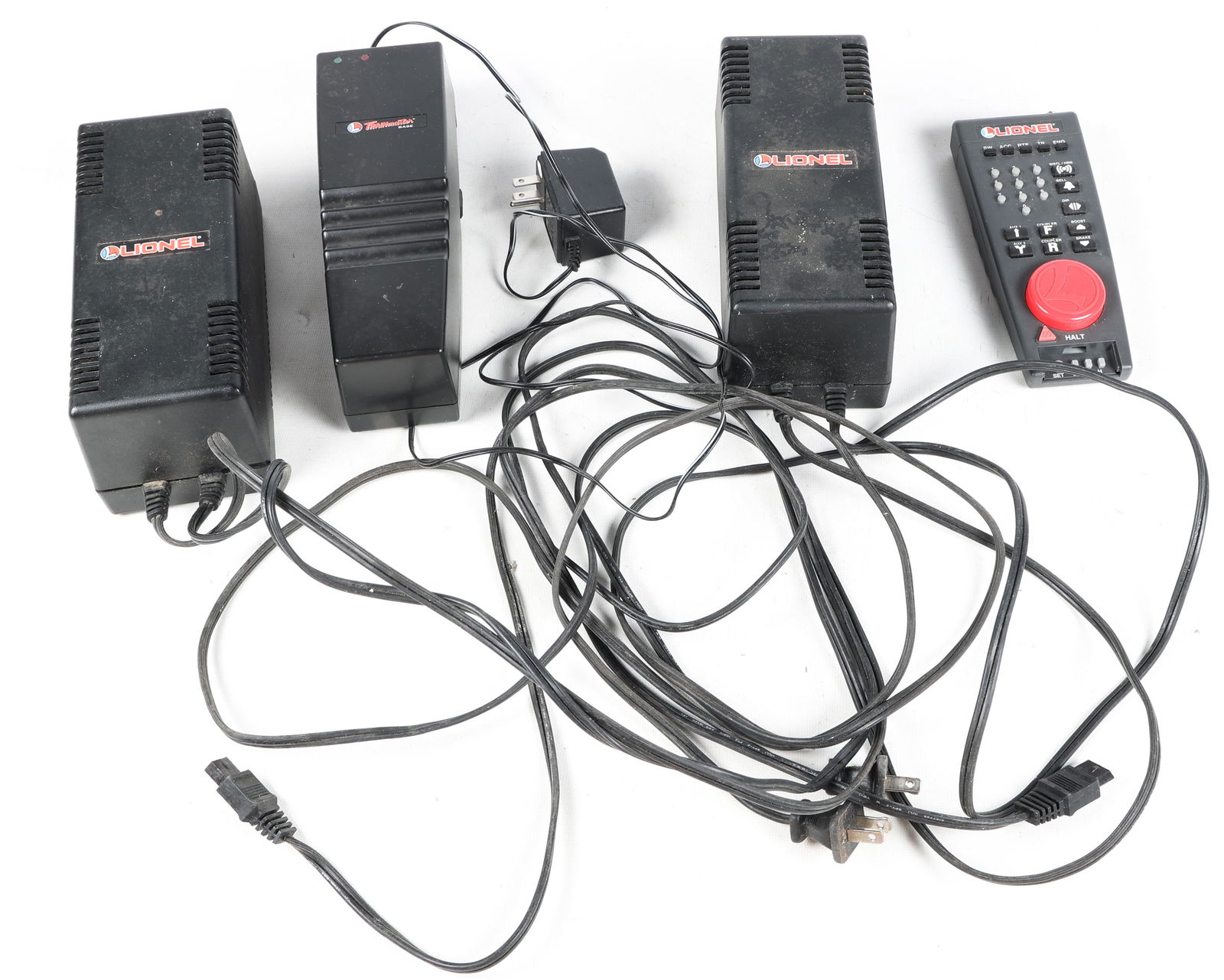 LIONEL POWERHOUSE AND ACCESSORIES - LOT OF 4 (1 of 2)