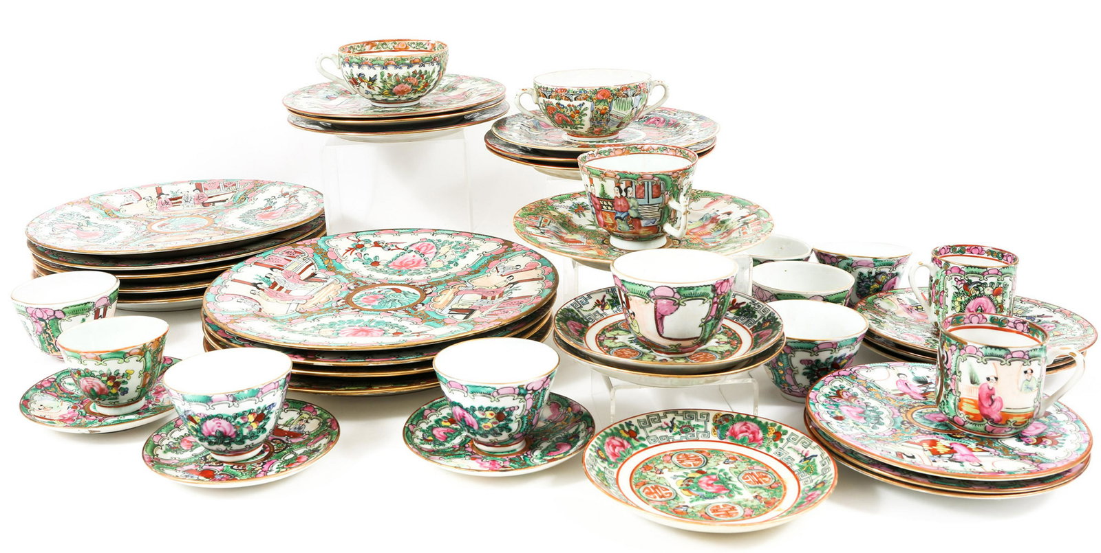 CHINESE ROSE MEDALLION PORCELAIN TEA CUPS & PLATES (1 of 14)