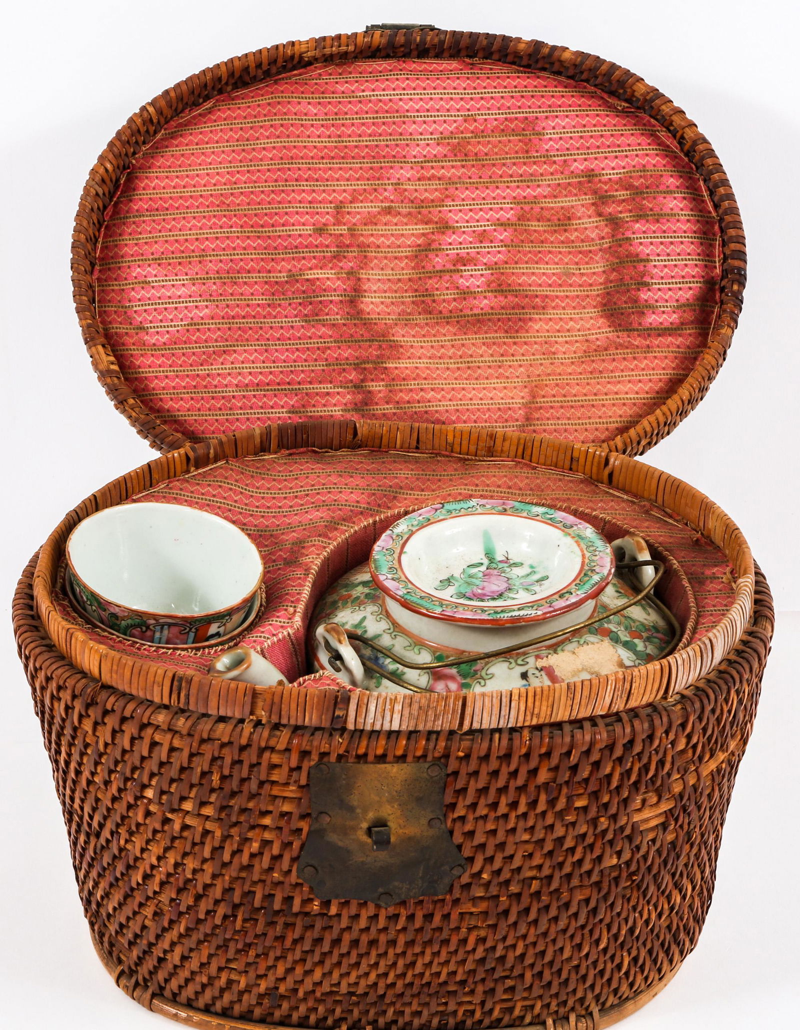 MID-20TH C. CHINESE PORCELAIN WICKER WEDDING TEA SET (1 of 12)