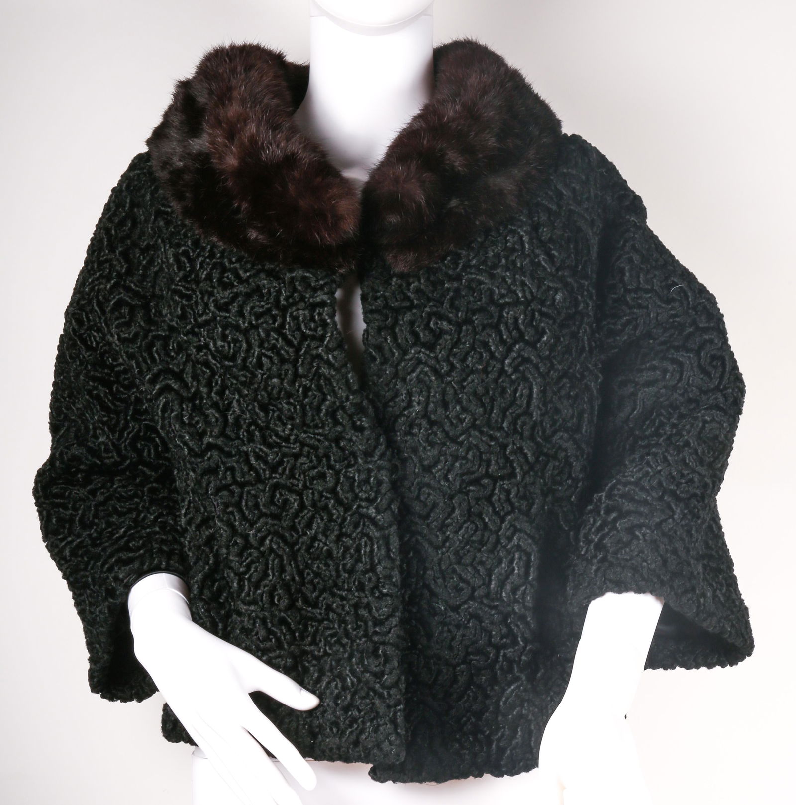 I.J. FOX WOMEN'S WOOL JACKET WITH FUR COLLAR (1 of 5)
