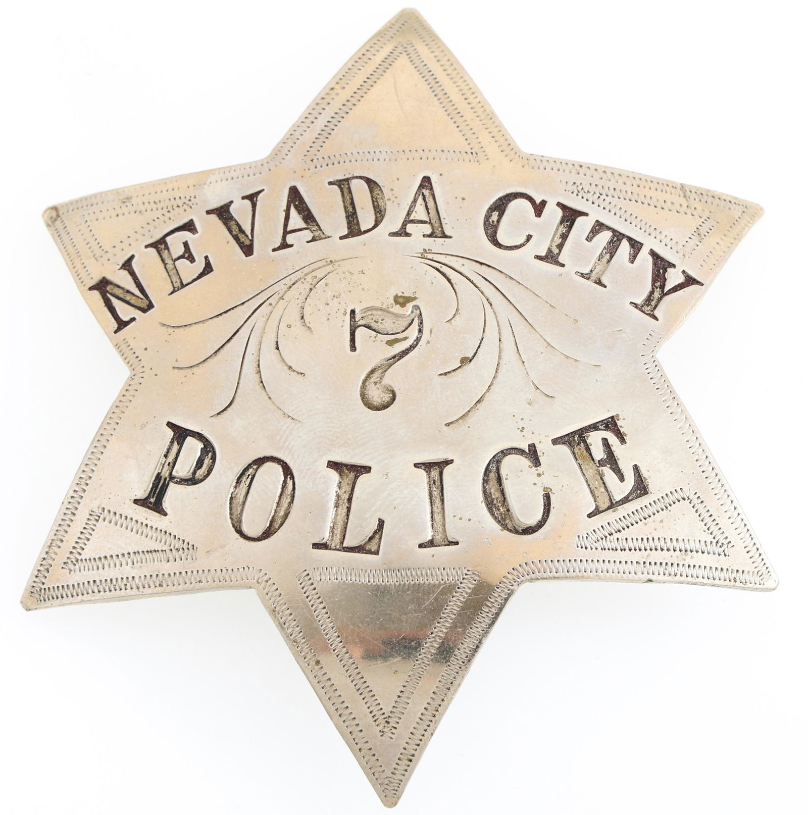 NEVADA CITY CALIFORNIA POLICE PIE PLATE BADGE NO. 7 (1 of 2)
