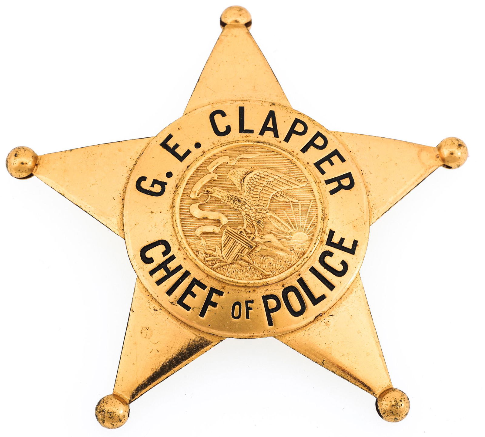 ILLINOIS CHIEF OF POLICE BADGE G.E. CLAPPER: ILLINOIS CHIEF OF POLICE BADGE G.E. CLAPPER Obsolete Illinois Chief of Police badge. Named to G.E. Clapper. Unmarked. Measurements: 2.5 x 2.5"