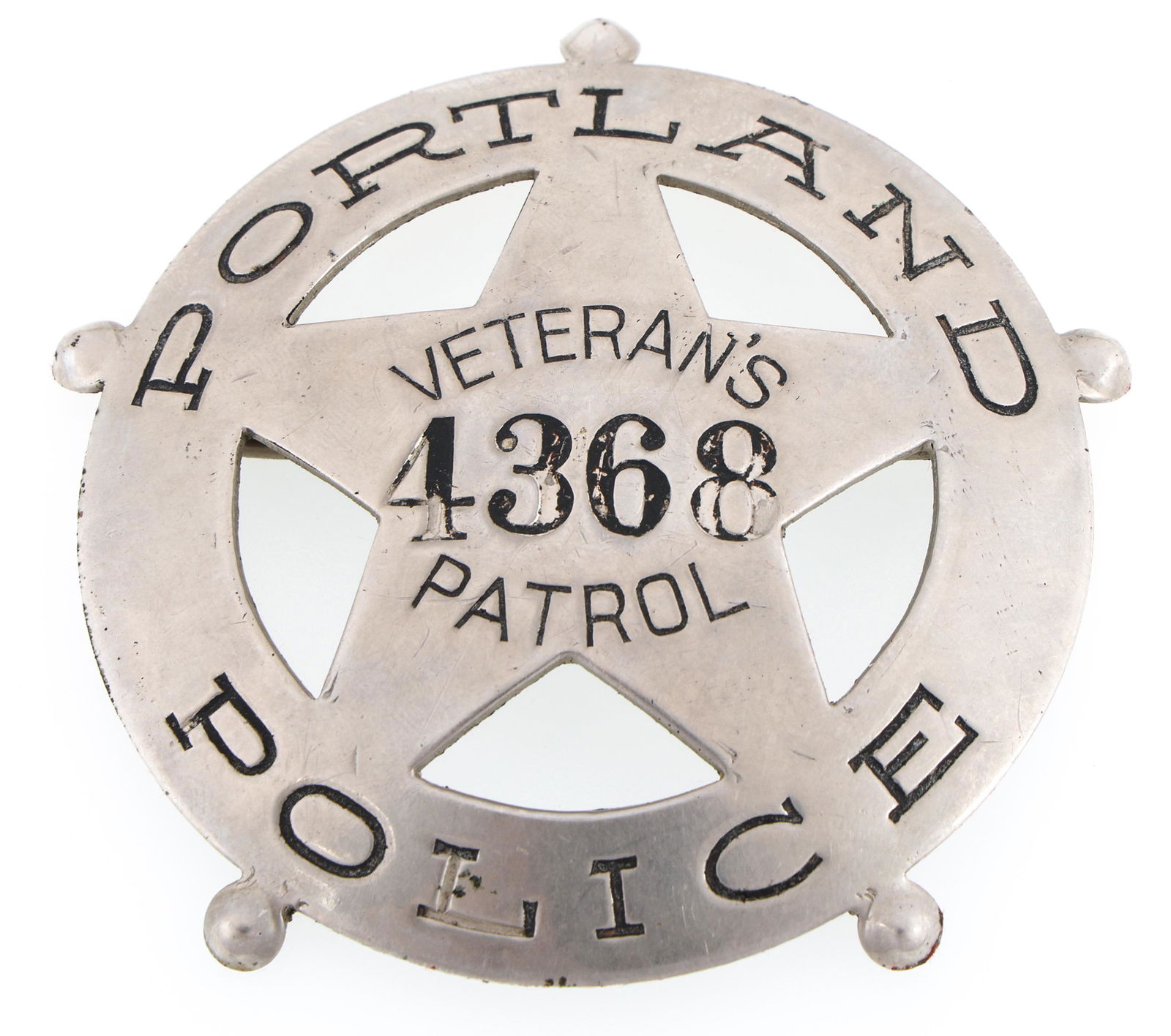 PORTLAND OREGON VETERAN'S PATROL POLICE BADGE NO. 4368 (1 of 2)