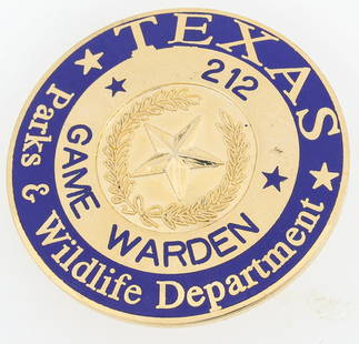 TEXAS PARKS & WILDLIFE DEPT GAME WARDEN BADGE NO. 212: TEXAS PARKS & WILDLIFE DEPT GAME WARDEN BADGE NO. 212 Obsolete Texas Parks & Wildlife Department Game Warden badge. Number 212. Unmarked. Measurements: 1.75" diameter