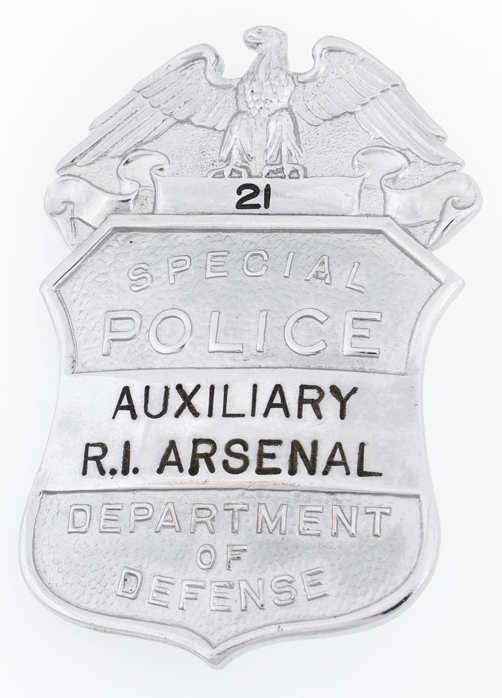 DEPT OF DEFENSE SPECIAL POLICE AUX RI ARS. BADGE NO. 21 (1 of 2)