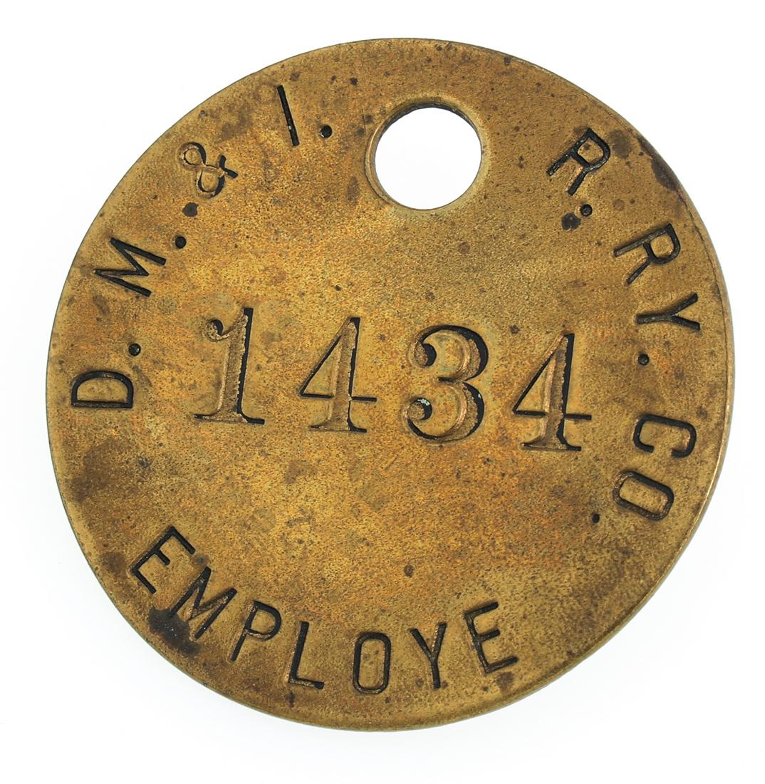 D.M. & I.R. RAILWAY COMPANY EMPLOYEE BADGE NO. 1434 (1 of 2)
