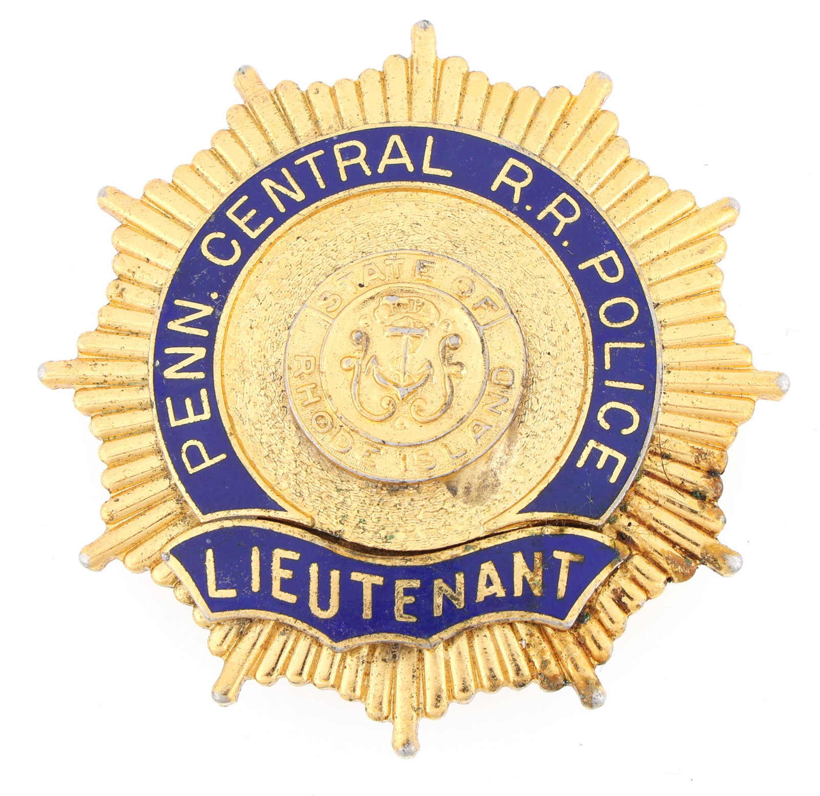 PENN CENTRAL RAILROAD POLICE LIEUTENANT BADGE: PENN CENTRAL RAILROAD POLICE LIEUTENANT BADGE Obsolete Rhode Island Penn Central Railroad Police Lieutenant badge. Unmarked. Measurements: 2.25 x 2.25"