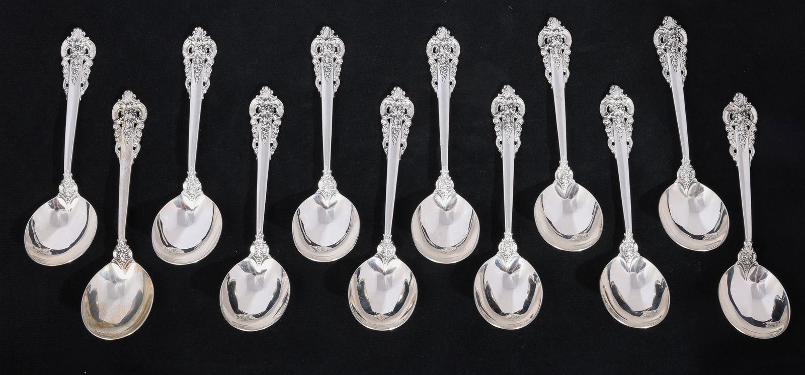 WALLACE STERLING SILVER GRANDE BAROQUE SOUP SPOONS (1 of 4)